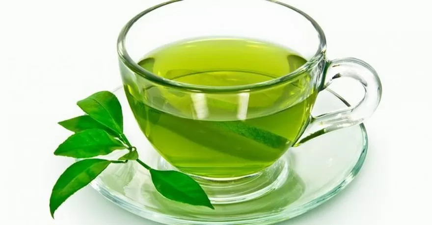 trà xanh tự nhiên là thức uống giúp giảm đau họng