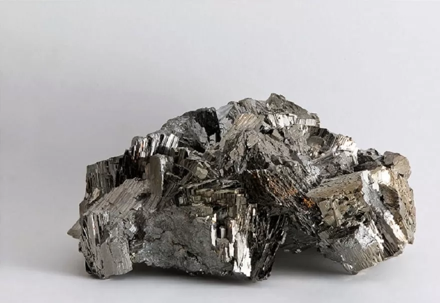 asen là nguyên tố hóa học bán kim kim loại có mặt trong tự nhiên